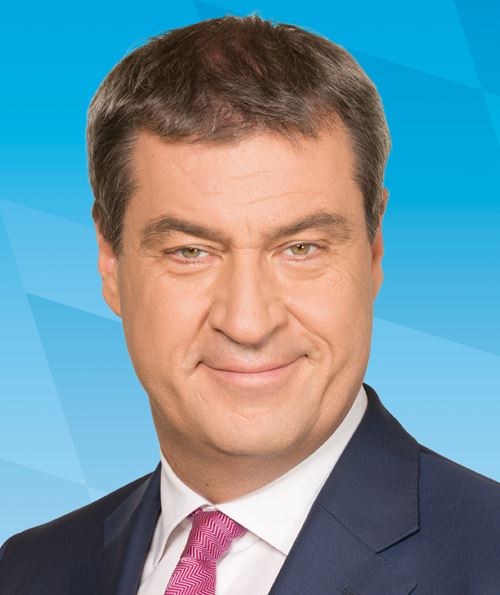 eine Person in Anzug und Krawatte